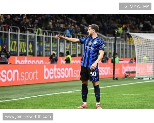 国米边路突破精准传中建功 国米边路突破精准传中建功