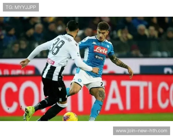 瓦伦西亚前场压制迫使后防回缩